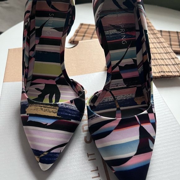 Multi Color Pump - Picture 2 of 3